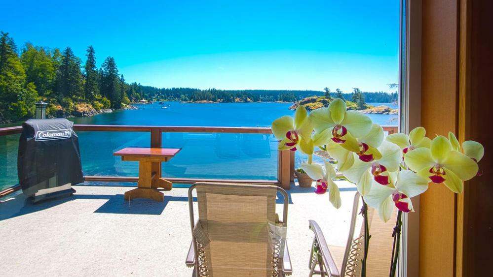 Gowlland Harbour Resort Heriot Bay エクステリア 写真