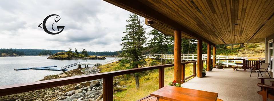 Gowlland Harbour Resort Heriot Bay エクステリア 写真