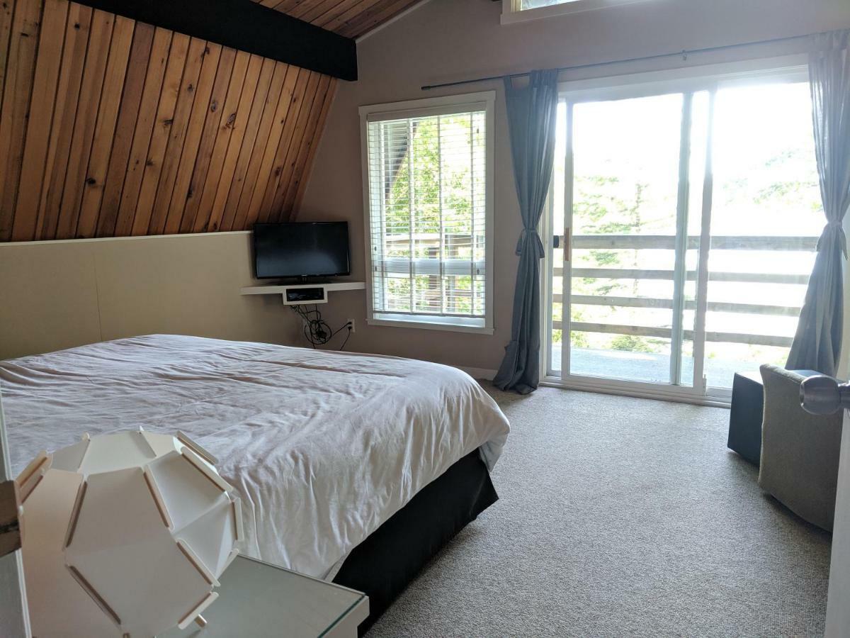 Gowlland Harbour Resort Heriot Bay エクステリア 写真