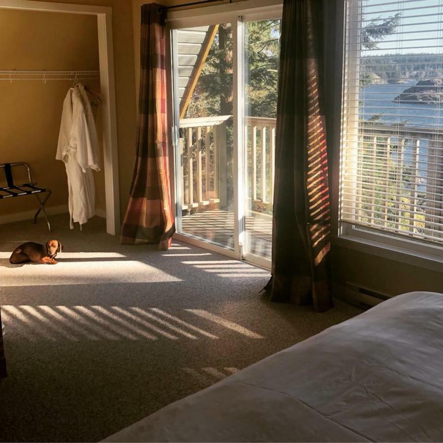 Gowlland Harbour Resort Heriot Bay エクステリア 写真