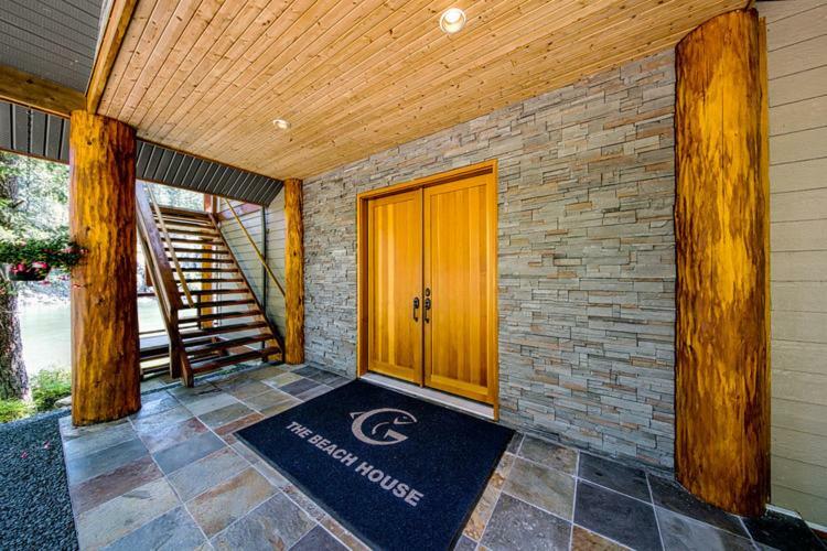 Gowlland Harbour Resort Heriot Bay エクステリア 写真