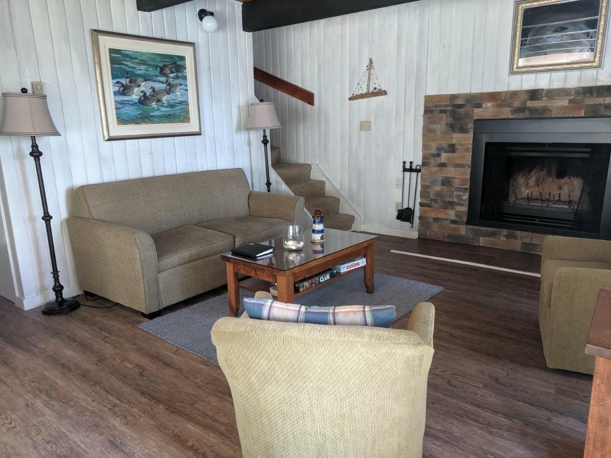 Gowlland Harbour Resort Heriot Bay エクステリア 写真